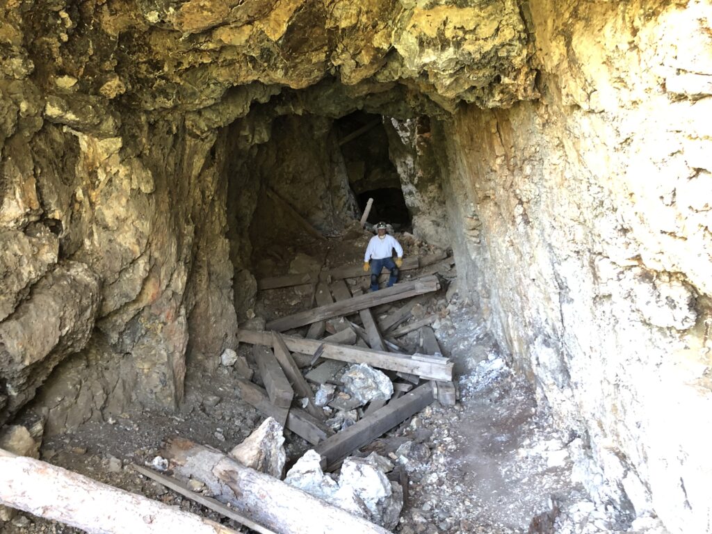 Before hitting the Hilltop we collected at the El Tigre mine.