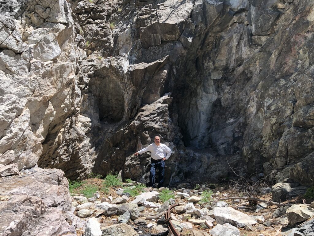 Finally made it to the mine. I made this last trip in order to write an article on the mine for Rocks & Minerals magazine (Jan/Feb 2022).